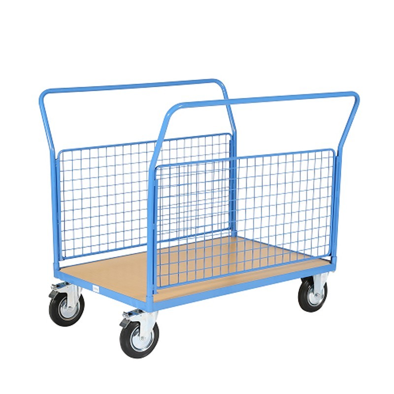 Vista desde 3/4 del carro con 2 paredes de malla 500kg