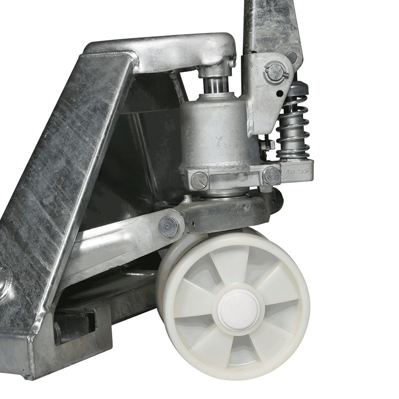 Zoom sobre las ruedas directrices de la transpaleta de gran elevación INOX 304