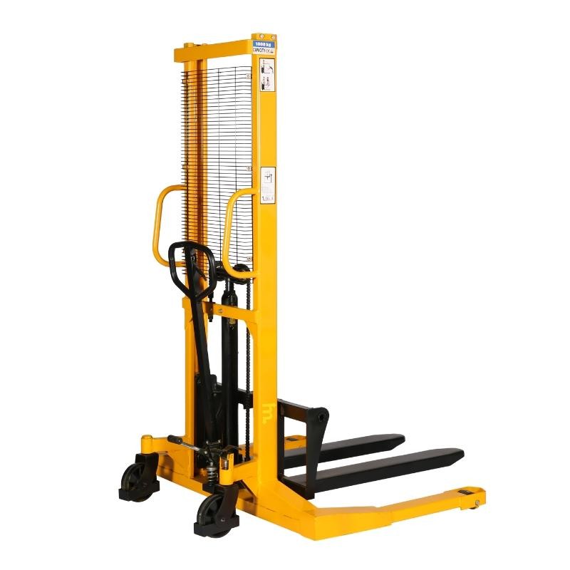 Vista delantera del apilador 1,5 toneladas horquillas regulables 1600mm