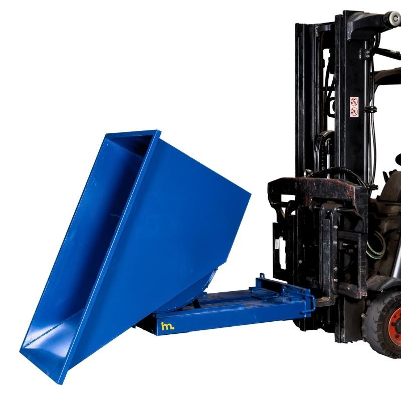 Tolva autobasculante 600L azul en proceso de balanceo