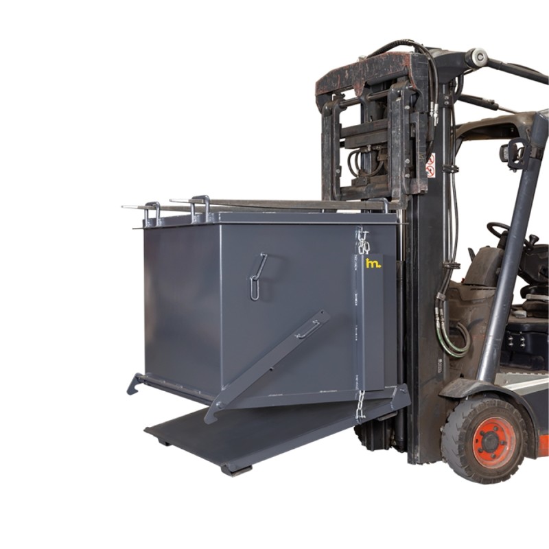 Vista de 3/4 de la tolva con descarga inferior 800l con carretilla elevadora - Fondo de la tolva en proceso de apertura