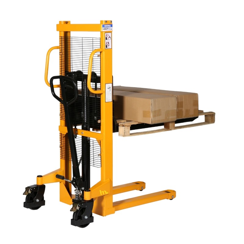 Apilador manual 1200mm 4cm 1500kg- vista delantera de 3/4 - horquillas medio altas con cargas