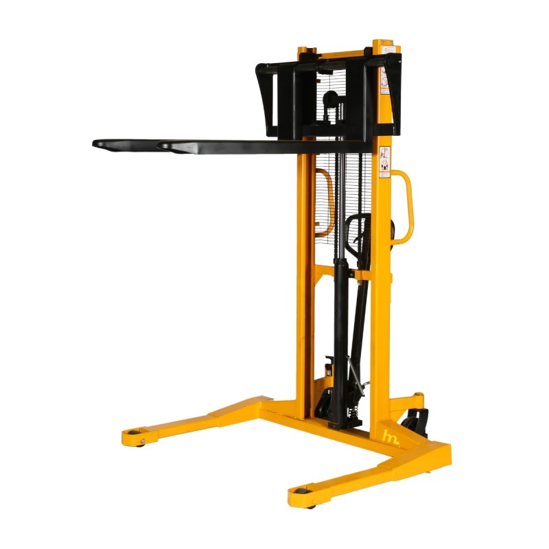 Vista trasera de 3/4 del apilador manual horquillas regulables 1600mm 2t con horquillas altas