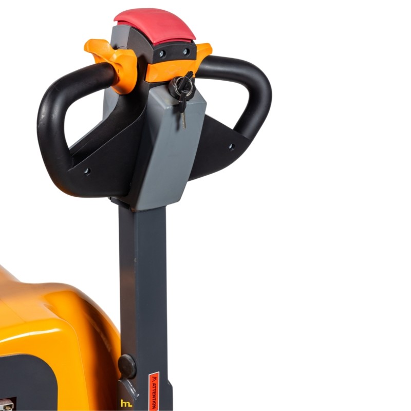 Zoom sobre el timón del Apilador eléctrico 3500 mm Capacidad 1500 kg Horquillas 1550 mm