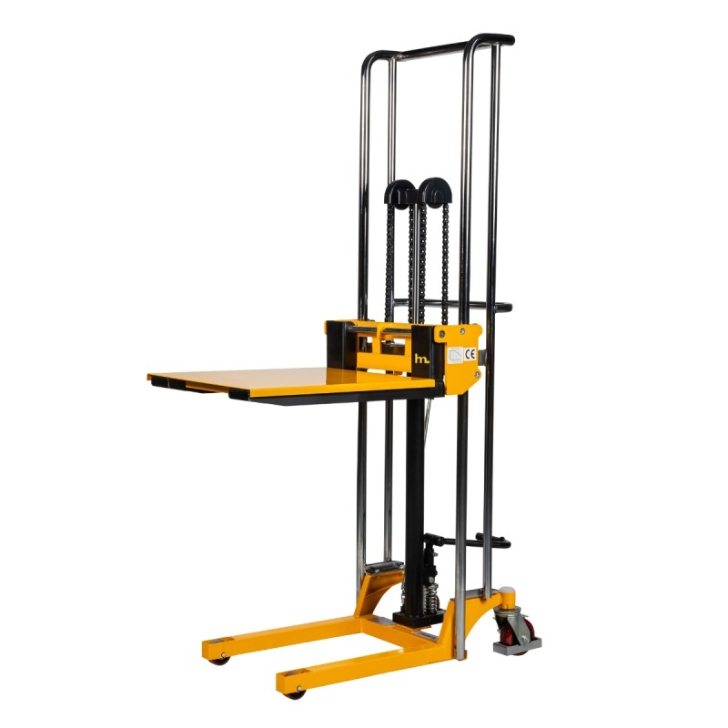 Vista trasera de 3/4 del apilador manual 400kg 1700mm con plataforma medio-alta