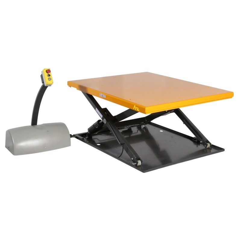 Vista desde 3/4 de la mesa elevadora extraplana 380V sin cargas