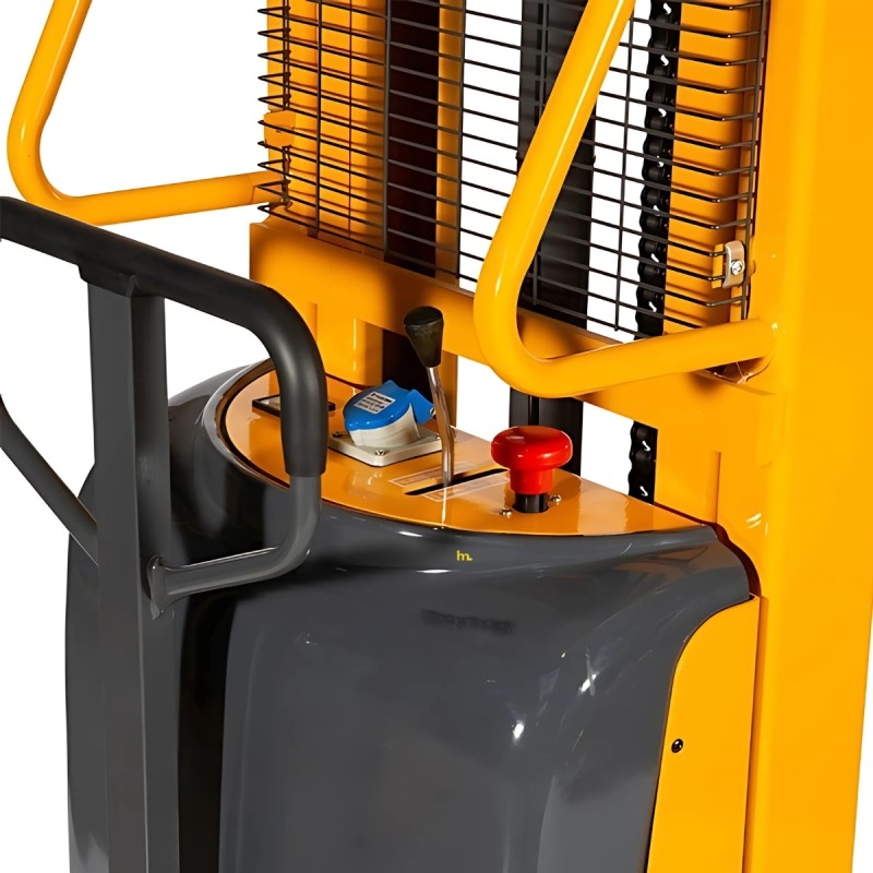 Zoom en al caja de control del apilador semi eléctrico 1000kg 2500mm