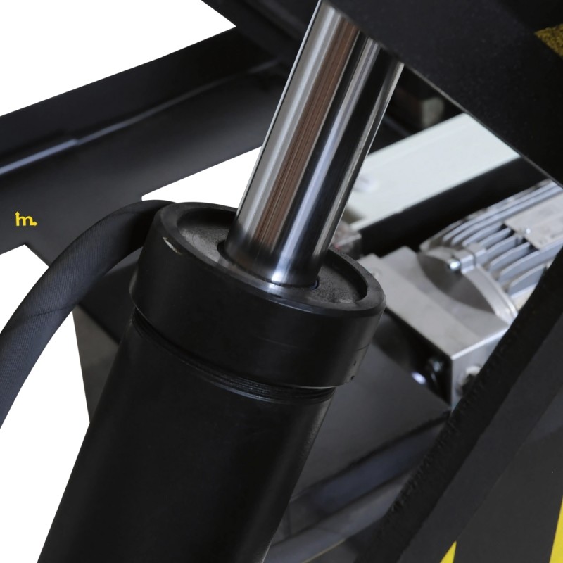 Zoom al cilindro de la Mesa elevadora 2500 kg - plataforma: 1830x1220 mm