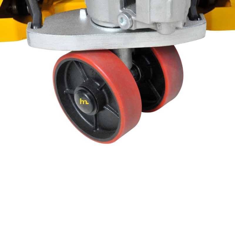 Zoom a las ruedas giratorias de la Transpaleta pesadora a pilas Capacidad 2000kg