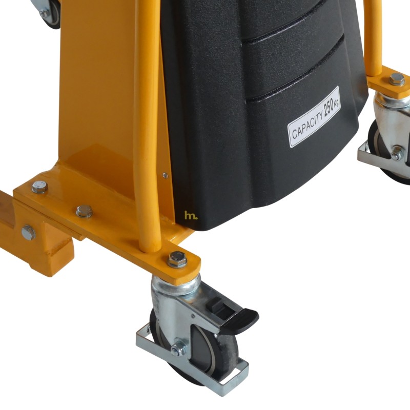 Vista de las ruedas del apilador Semi Eléctrico Puesto de trabajo 250Kg - Elevación 1500 mm