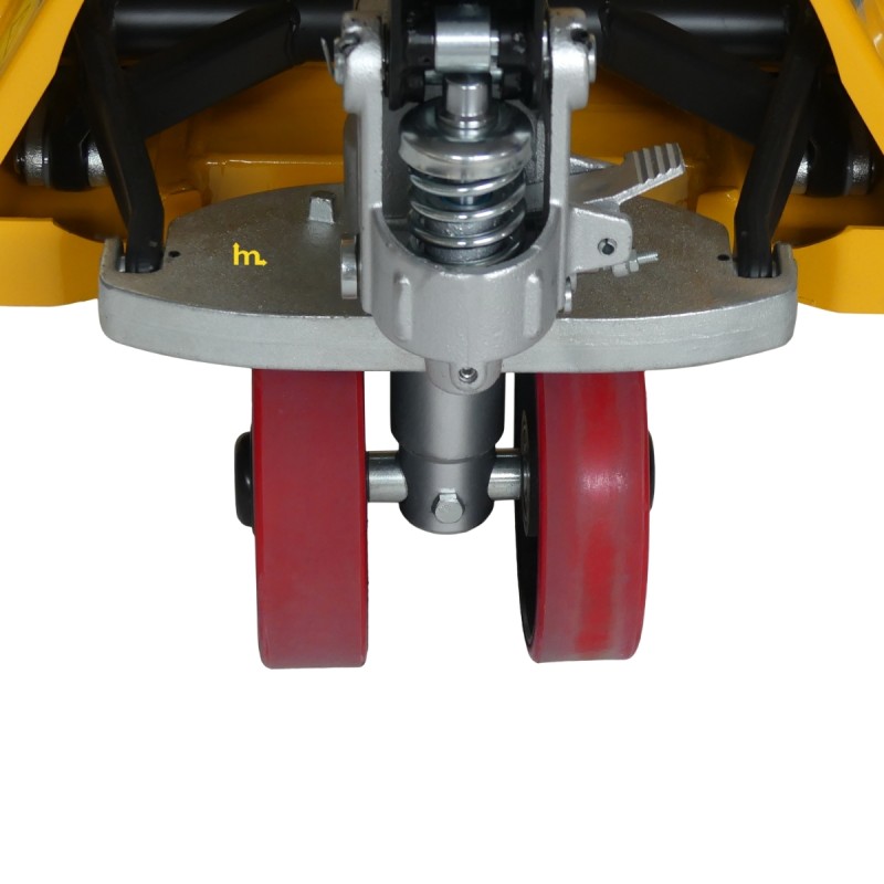 Vista de las ruedas de la transpaleta manual pesadora con batería 2000 kg Precisión 0,1%