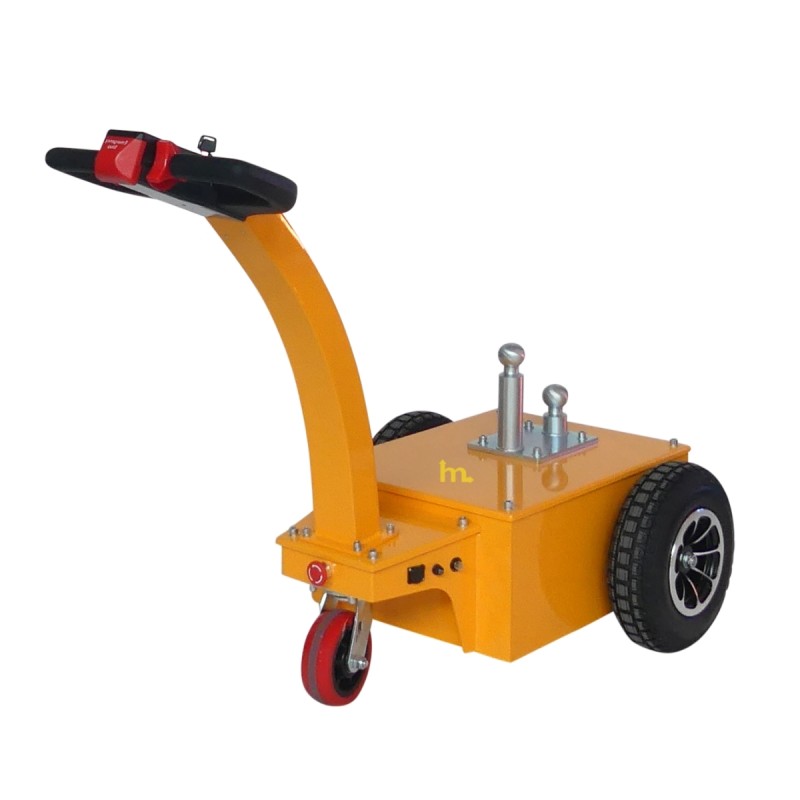 Vista en 3/4 del remolcador eléctrico 2500 kg