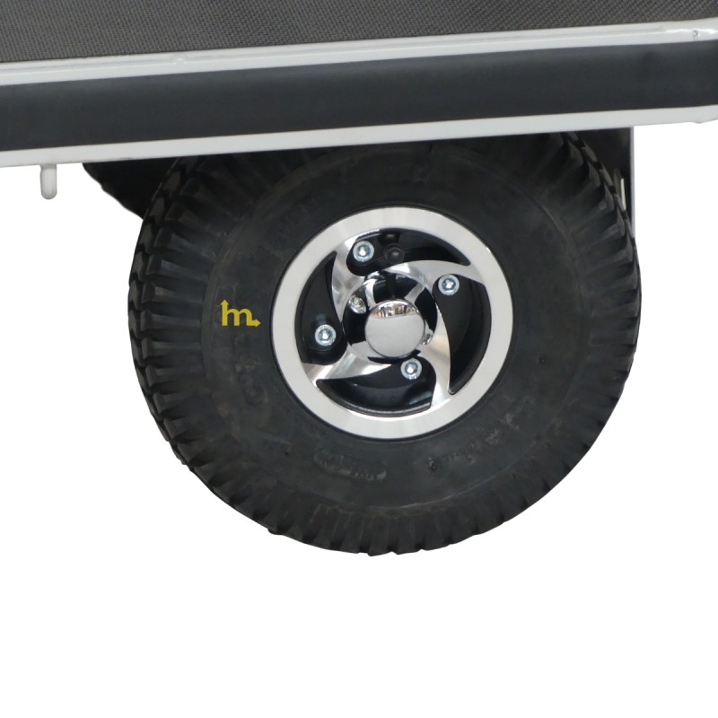 Vista de las ruedas del carro eléctrico de plataforma - 400 kg